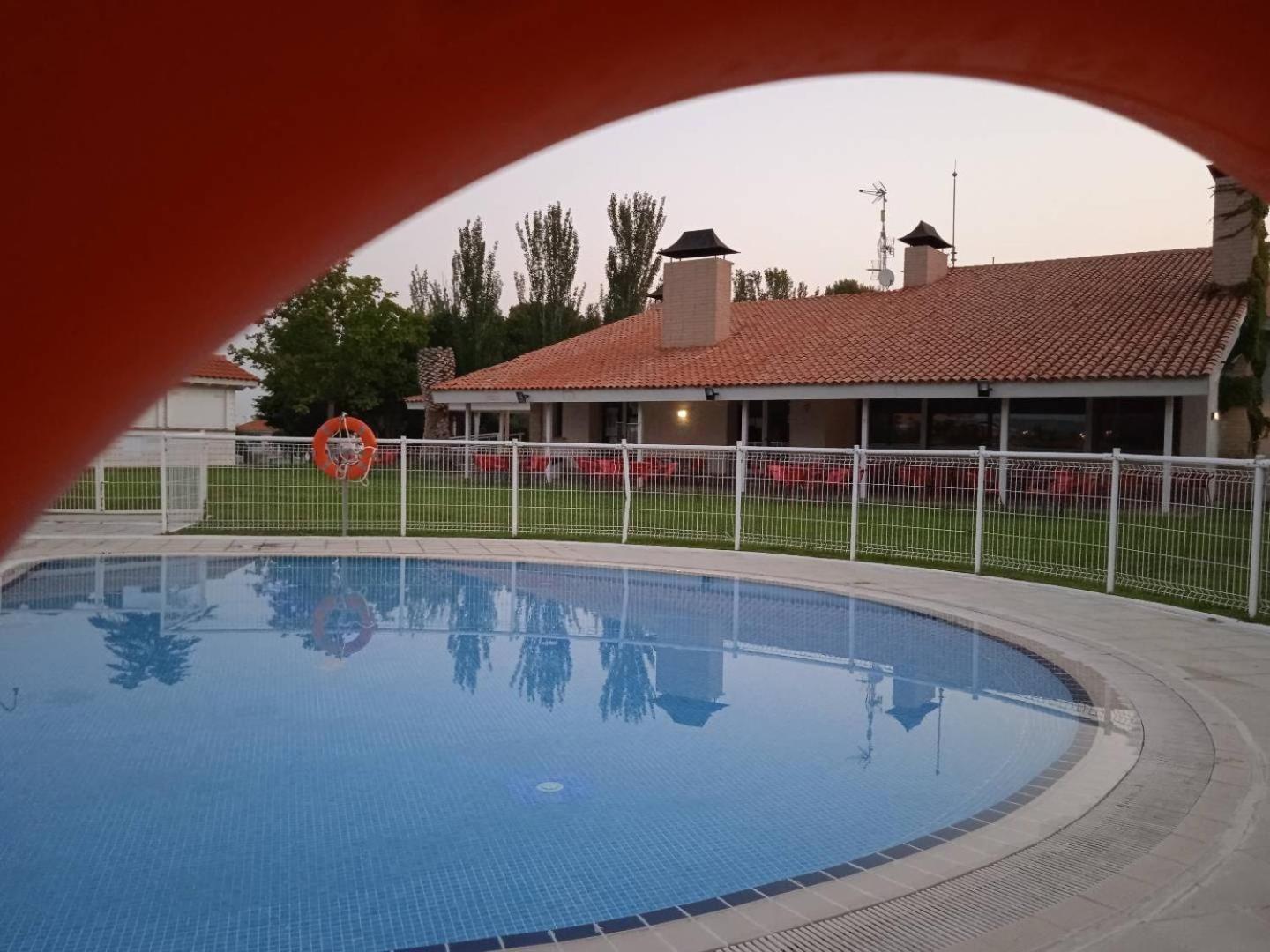 Albergue Zaragoza Camping Exteriör bild