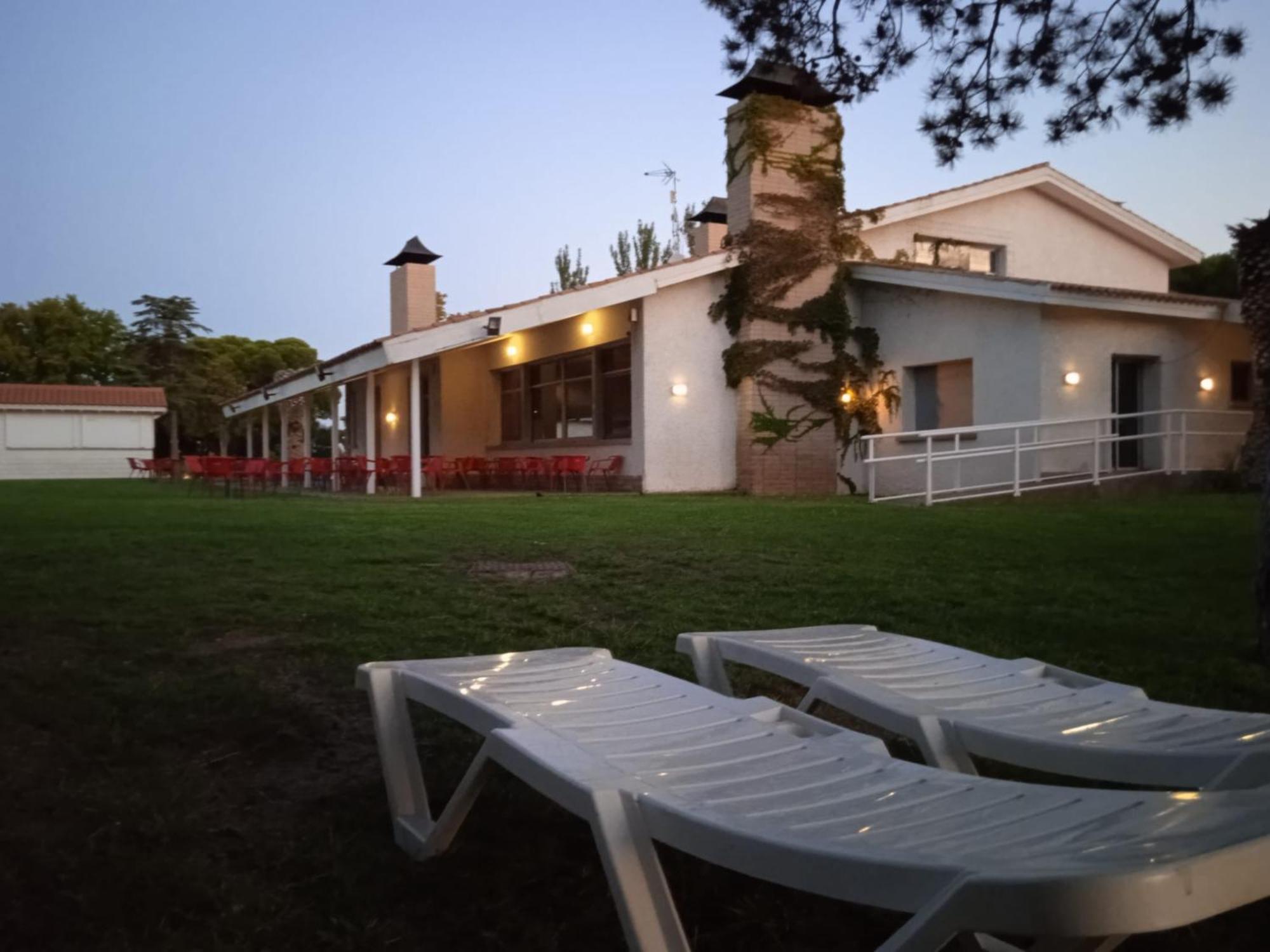 Albergue Zaragoza Camping Exteriör bild