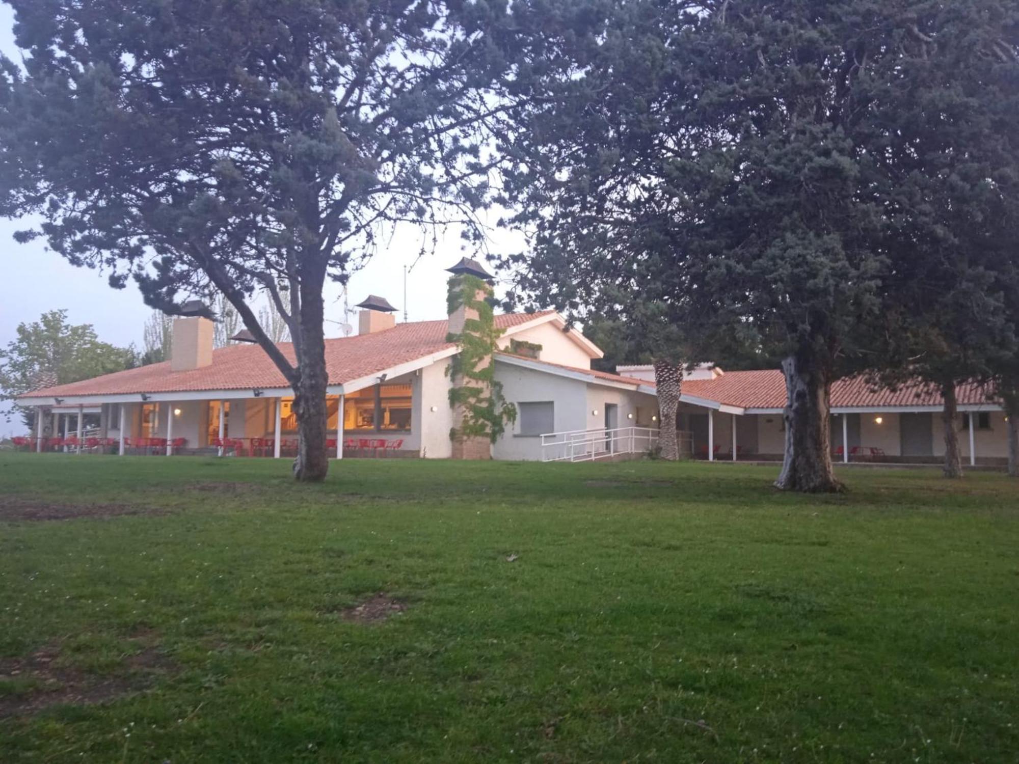 Albergue Zaragoza Camping Exteriör bild