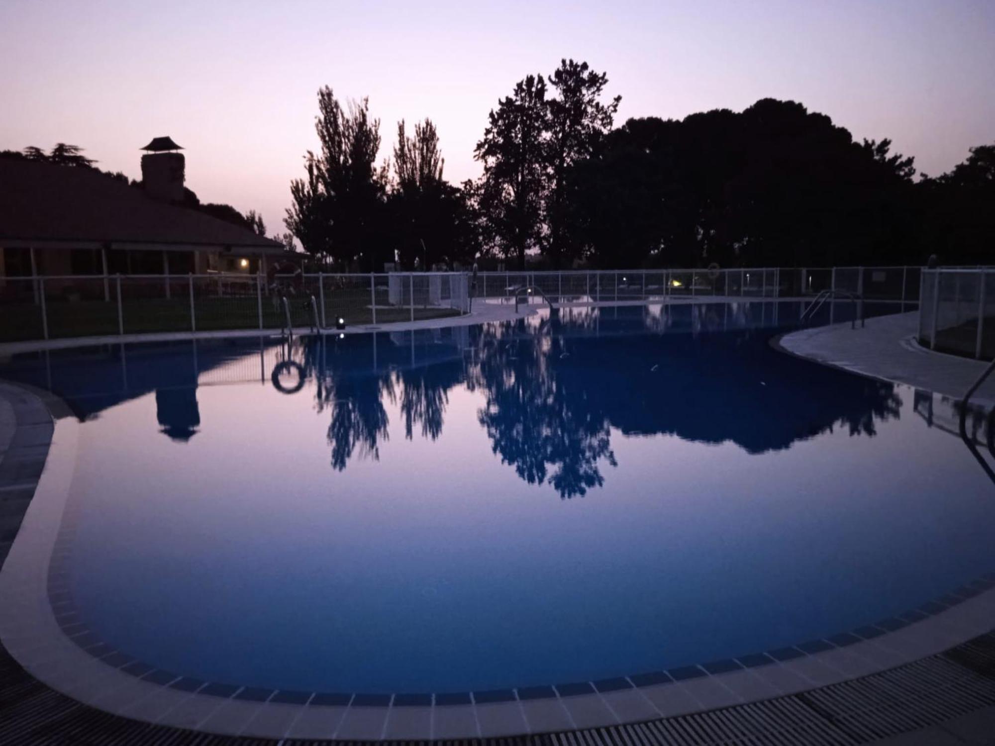 Albergue Zaragoza Camping Exteriör bild