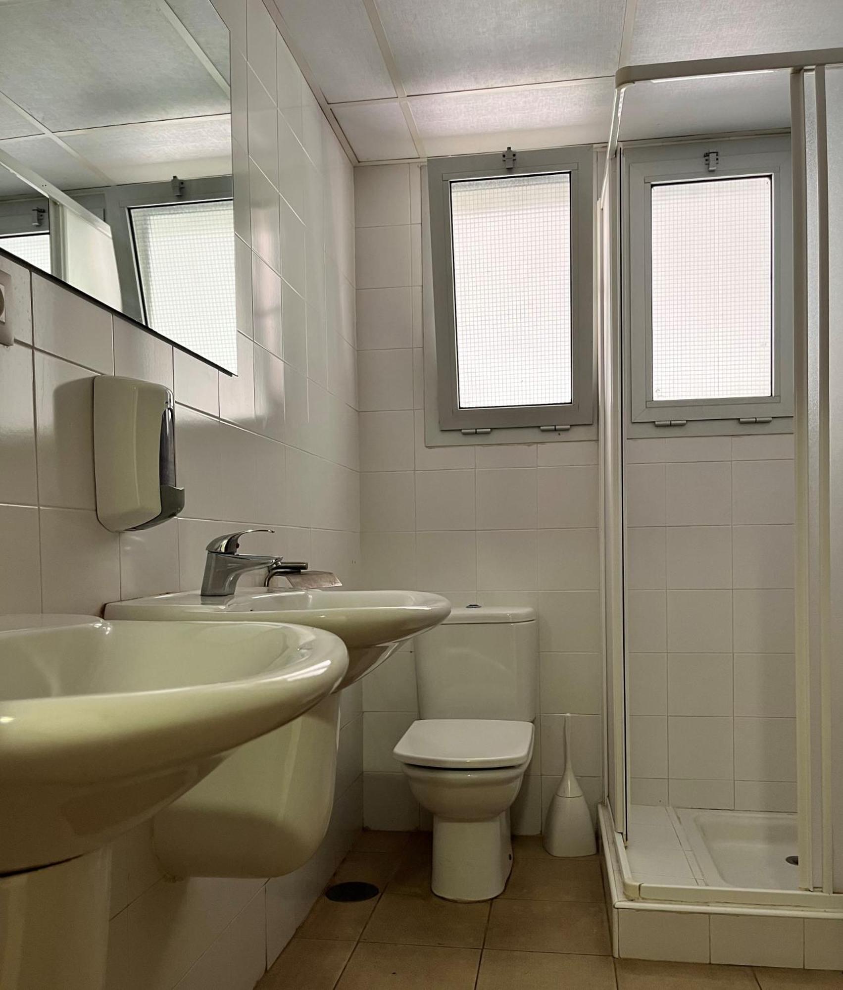 Albergue Zaragoza Camping Exteriör bild